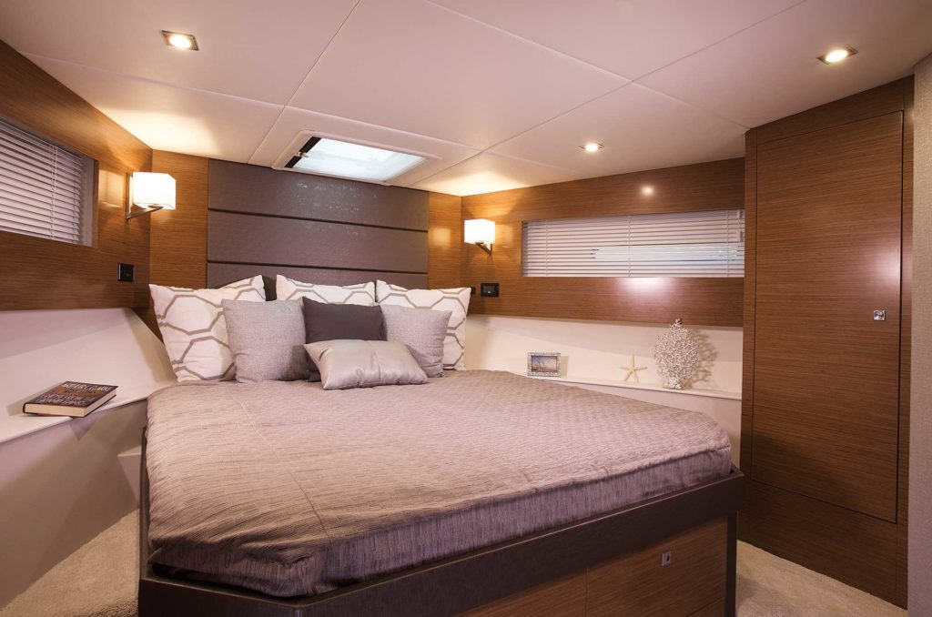 Cruisers Yachts Cantius 42