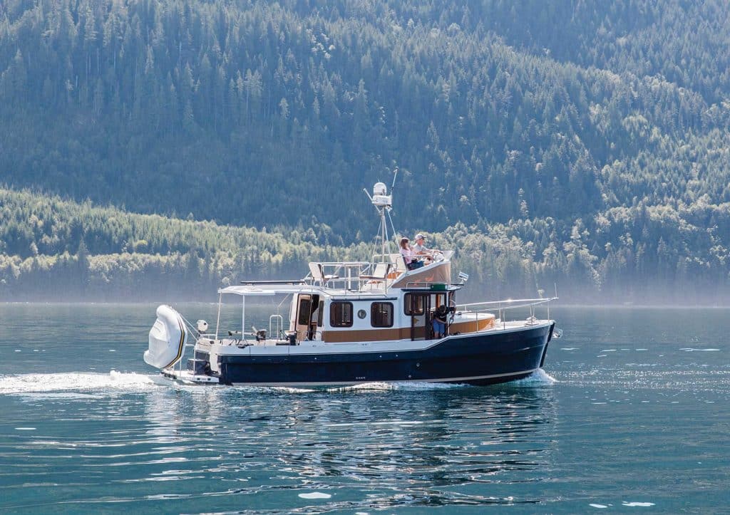 Advantages of Flybridge Boats