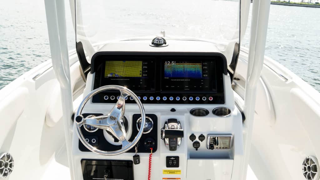 Finseeker 220 Center Console helm