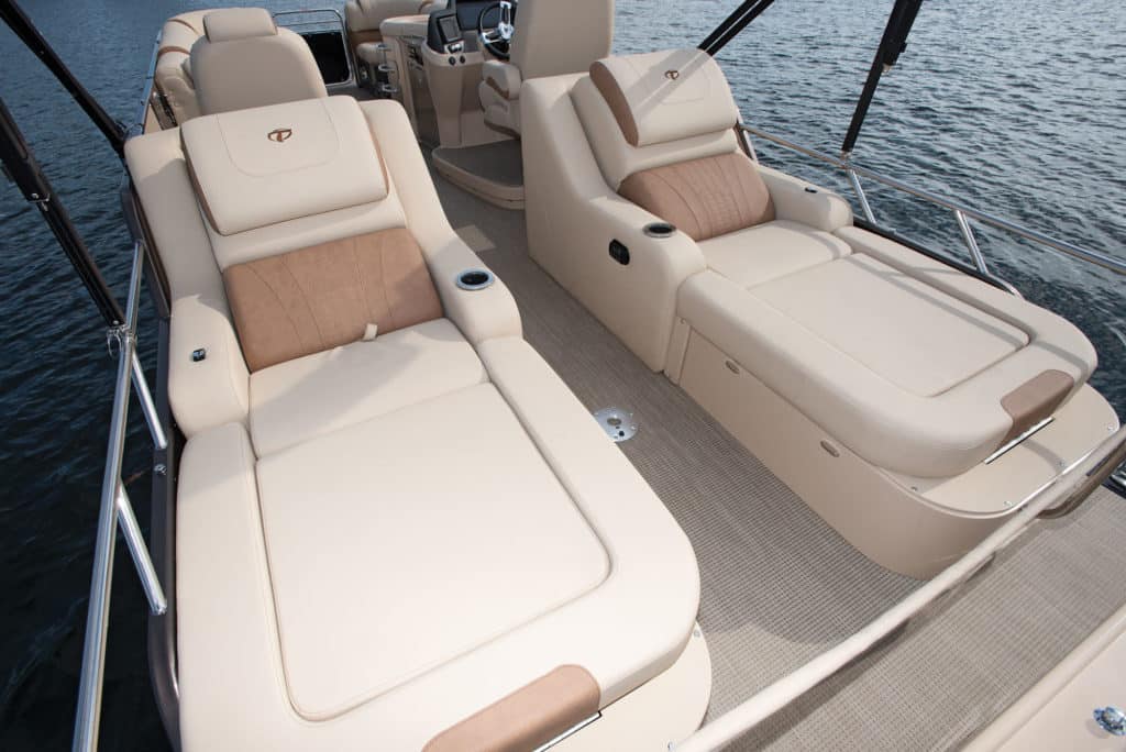 Tahoe 2785 Vision Rear Electric Lounge