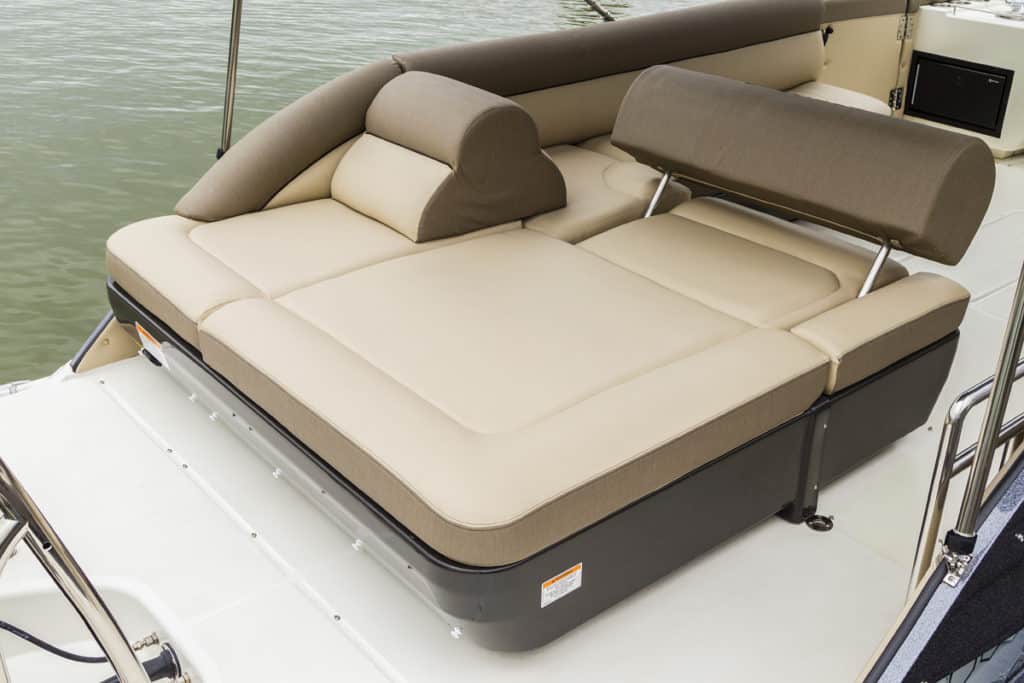 2016 Pontoon Buyers Guide: Bayliner Element XR7