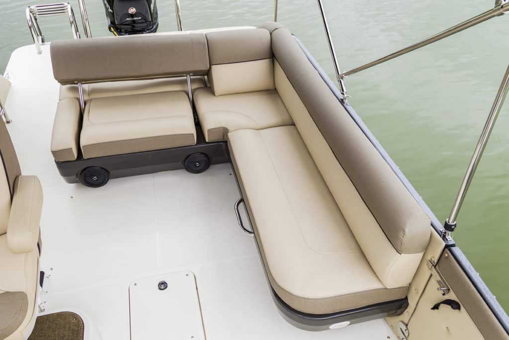 2016 Pontoon Buyers Guide: Bayliner Element XR7