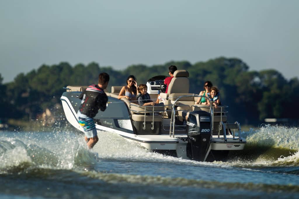 2016 Pontoon Buyers Guide: Bayliner Element XR7