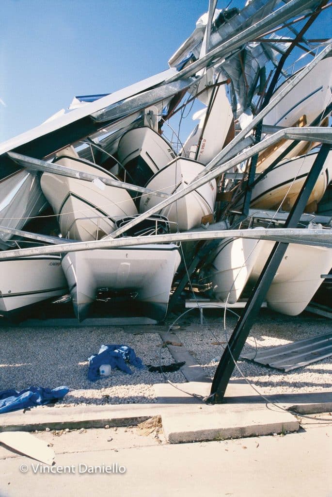 Crumbled boat rack