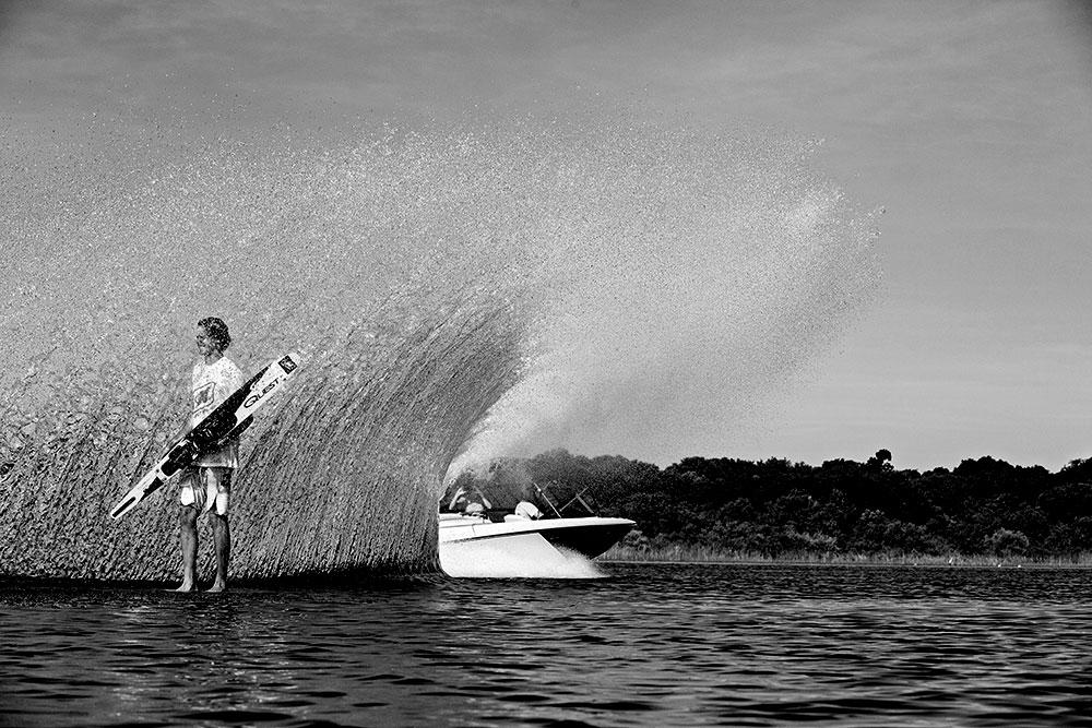 Nate Smith waterskiing