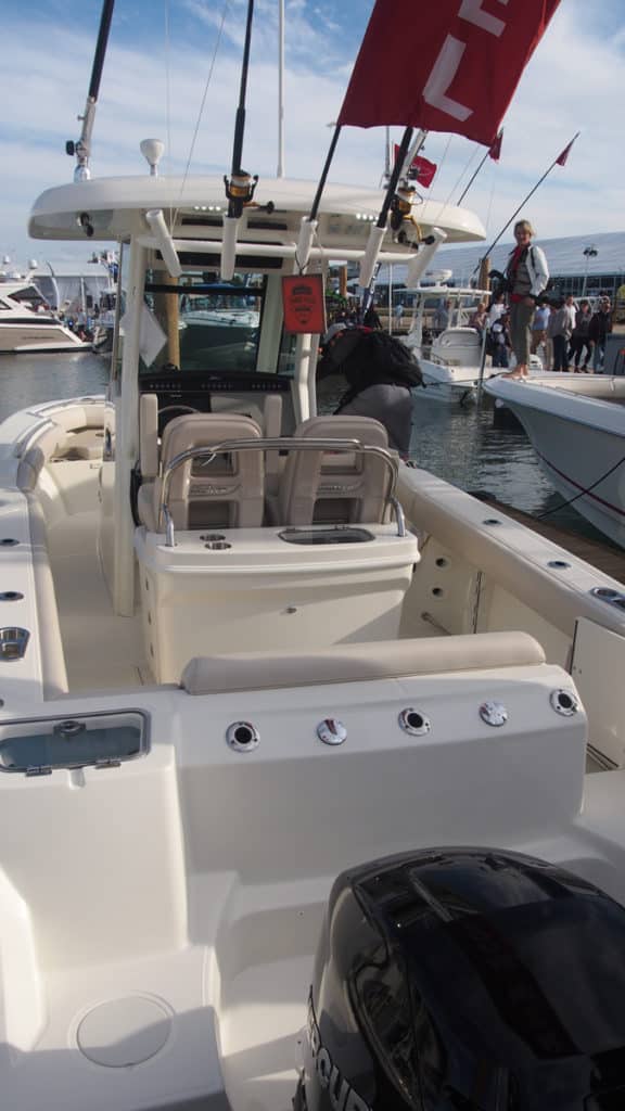 Boston Whaler 250 Outrage