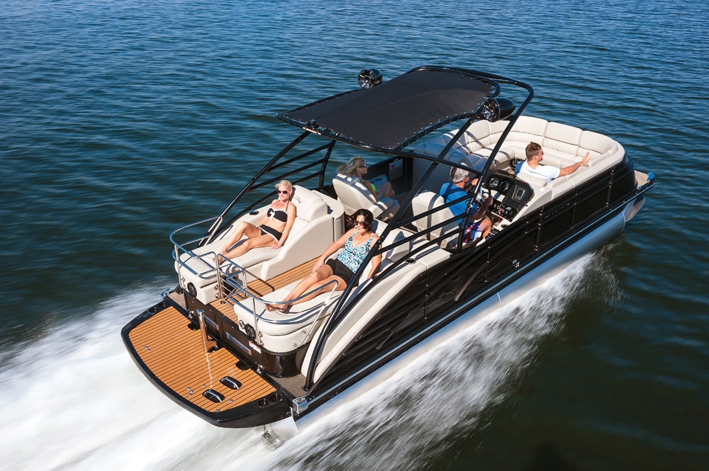 Pontoon Boat Power: Sterndrive vs Outboard