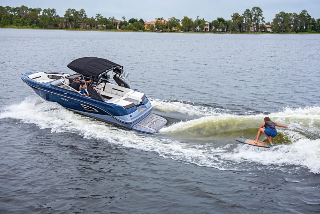 Sea Ray SLX-W 230