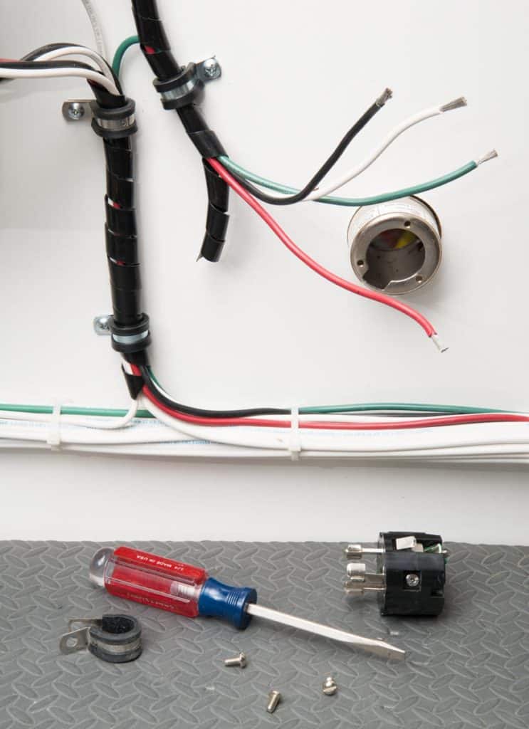 Four DIY Projects to Prevent Electric Shock Drowning: Installing an Equipment Leakage Circuit Interrupter