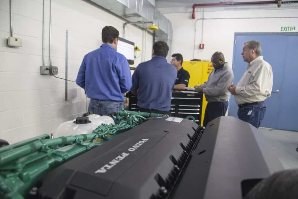 Volvo Penta Training: Classroom hands-on.