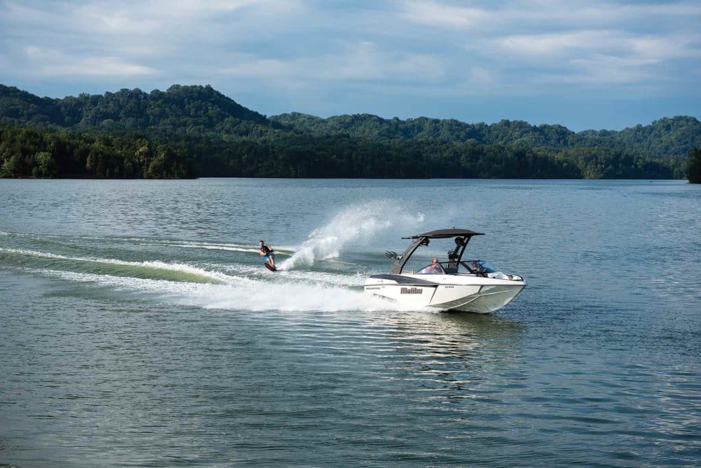 Crossover Boats for Water Skiing
