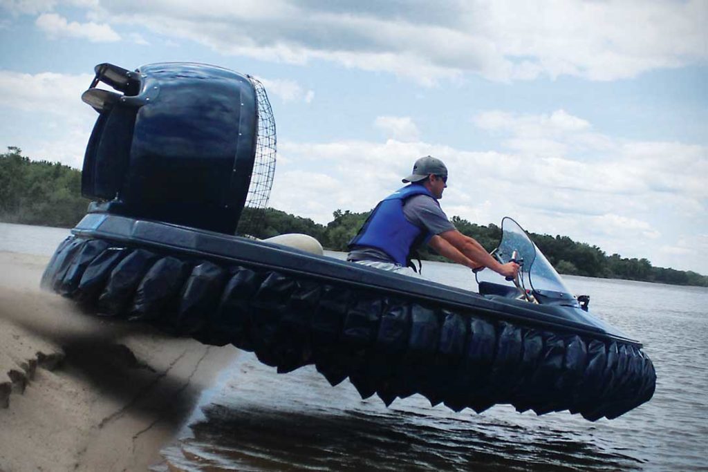 Hovertoon driving into the water