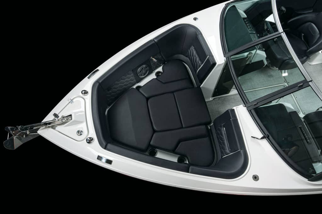 H2 Outboard bow seating