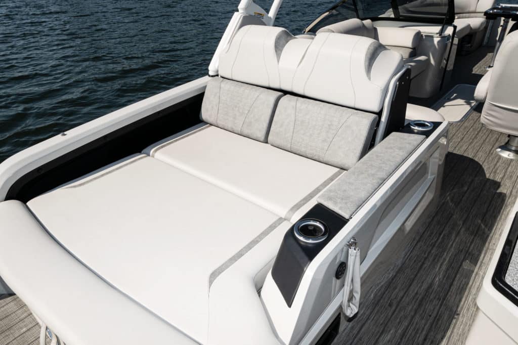 2785 Catalina Platinum aft seating