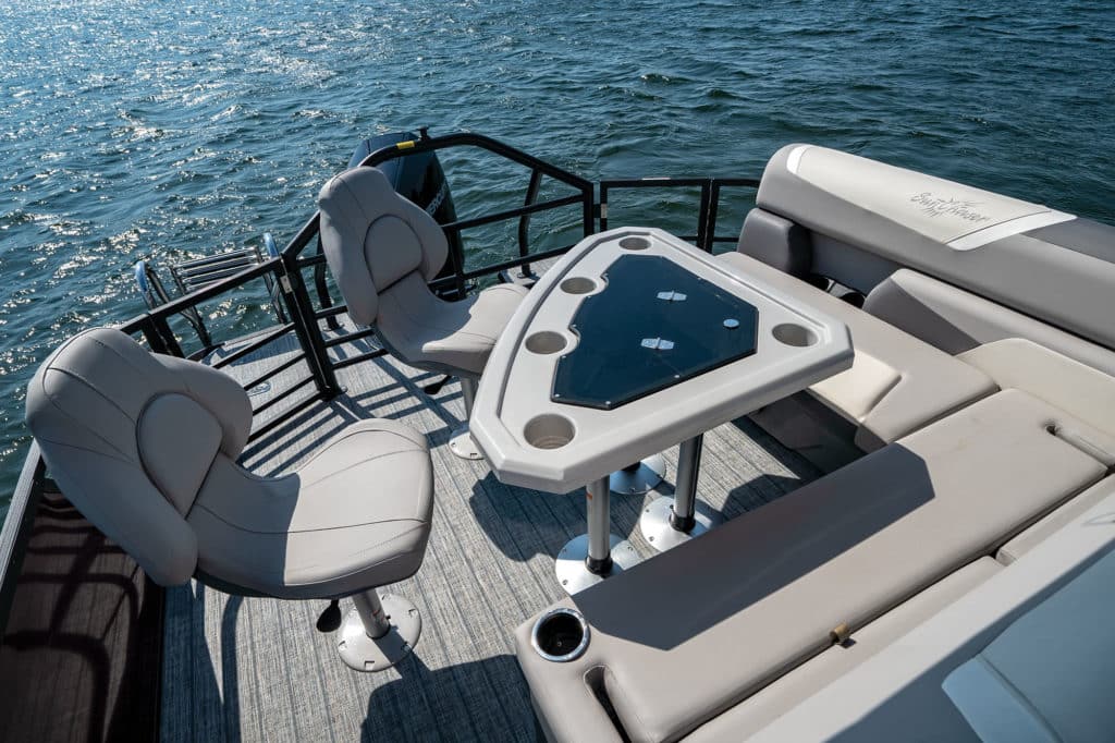 Eclipse 25 SBX aft seating