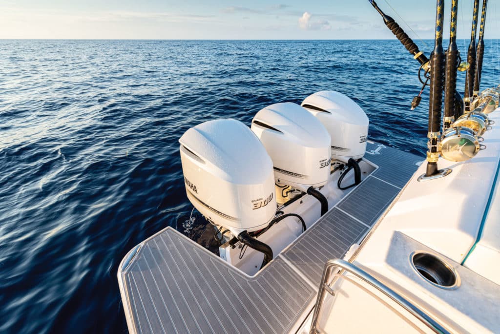 Regal 38 SAV outboards