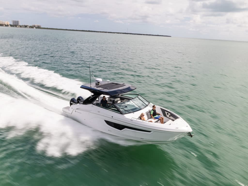 Cruisers Yachts 34GLS out cruising