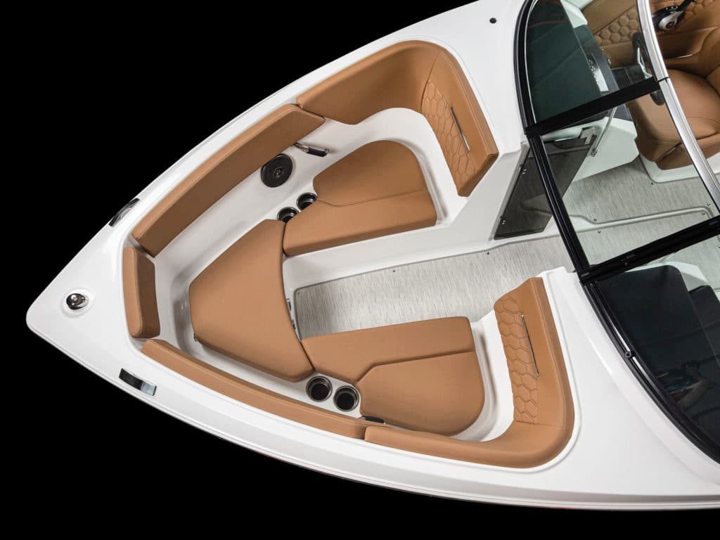 Four Winns H1 Outboard bow seating