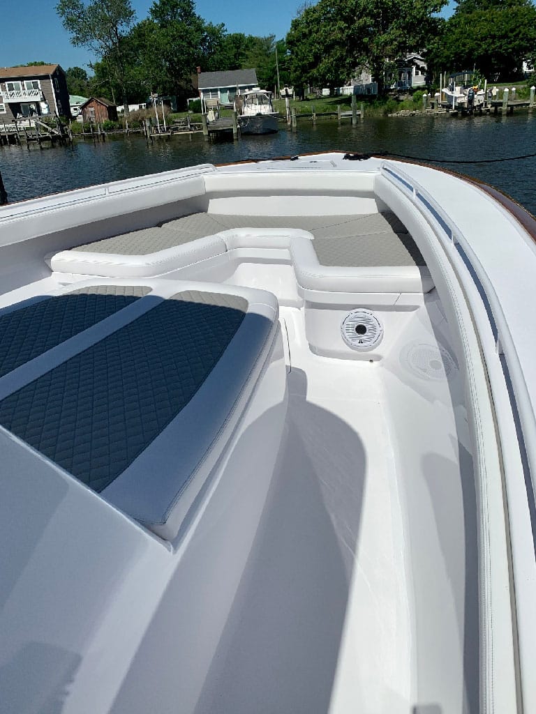 Weaver Boats Works 41 Center Console bow seating