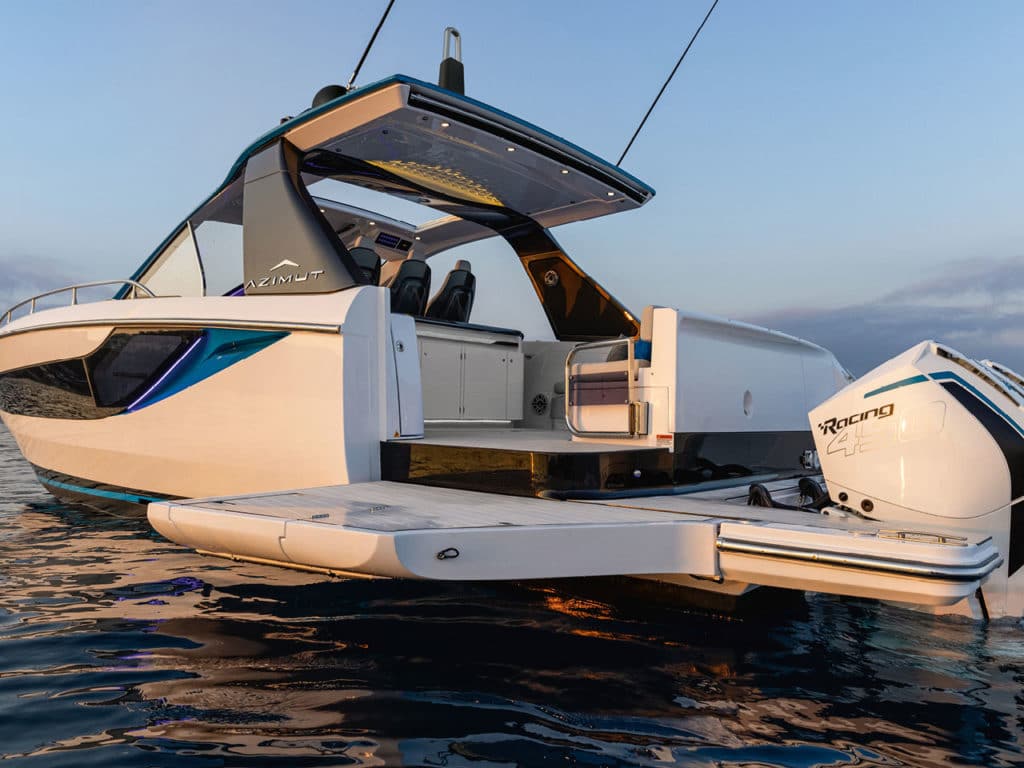 Azimut Yachts Verve 42 folding platform