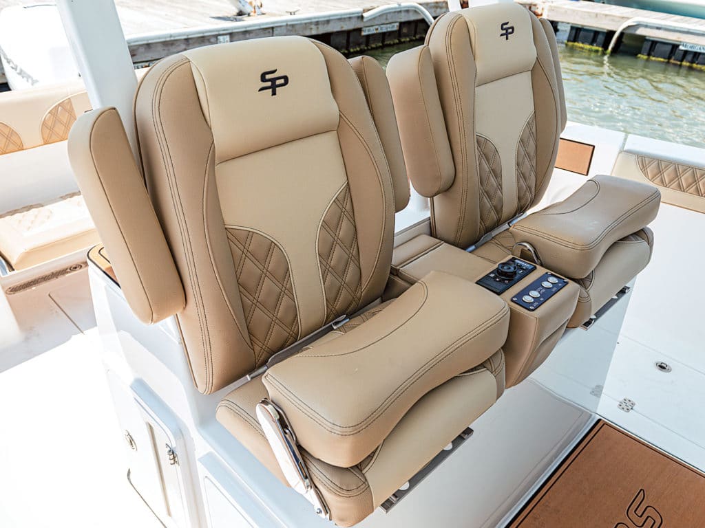 Sea Pro 320 DLX Offshore helm seats