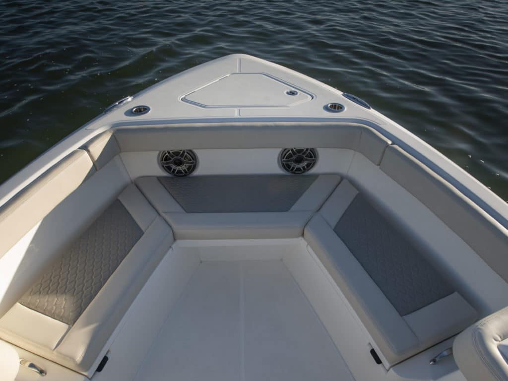 Solace 32 CS bow seating