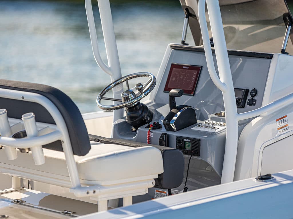 Bayliner Trophy T24CC helm