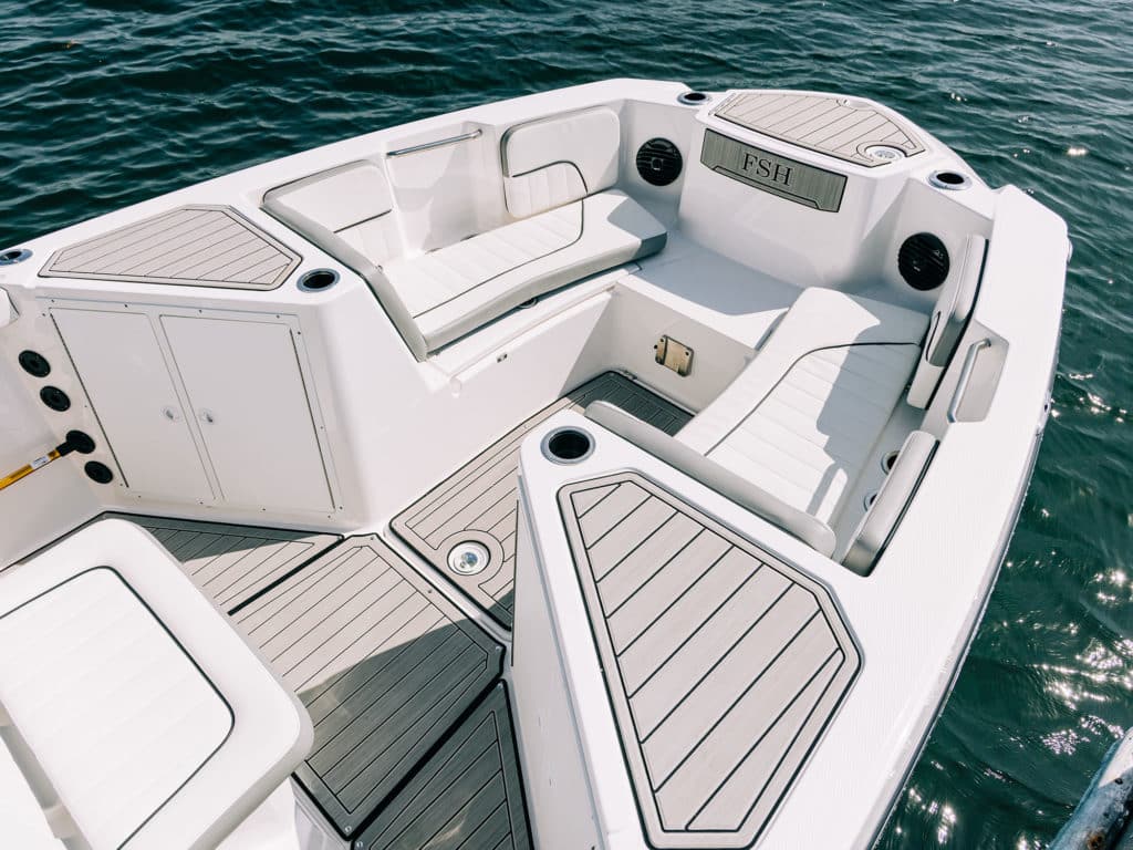 Yamaha 222 FSH Sport E bow seating