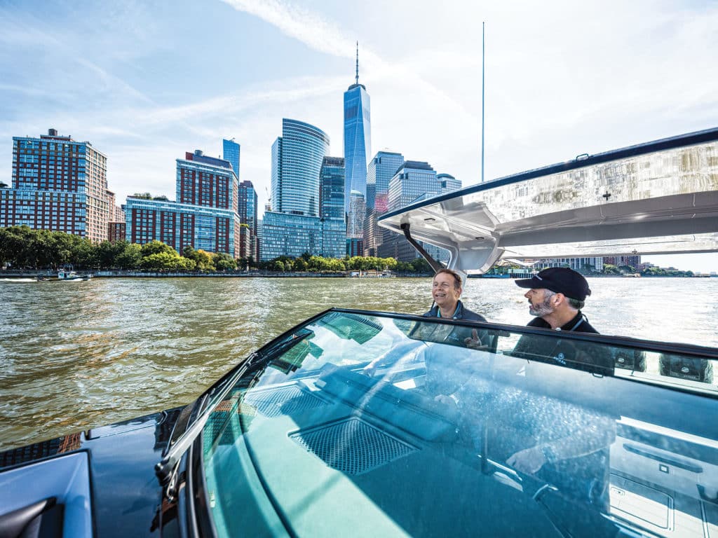 Aviara cruising the Hudson River