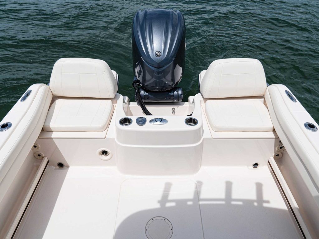 Grady-White Adventure 218 aft seating