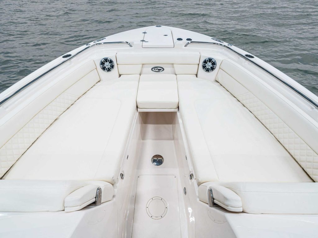 Grady-White Freedom 325 bow seating