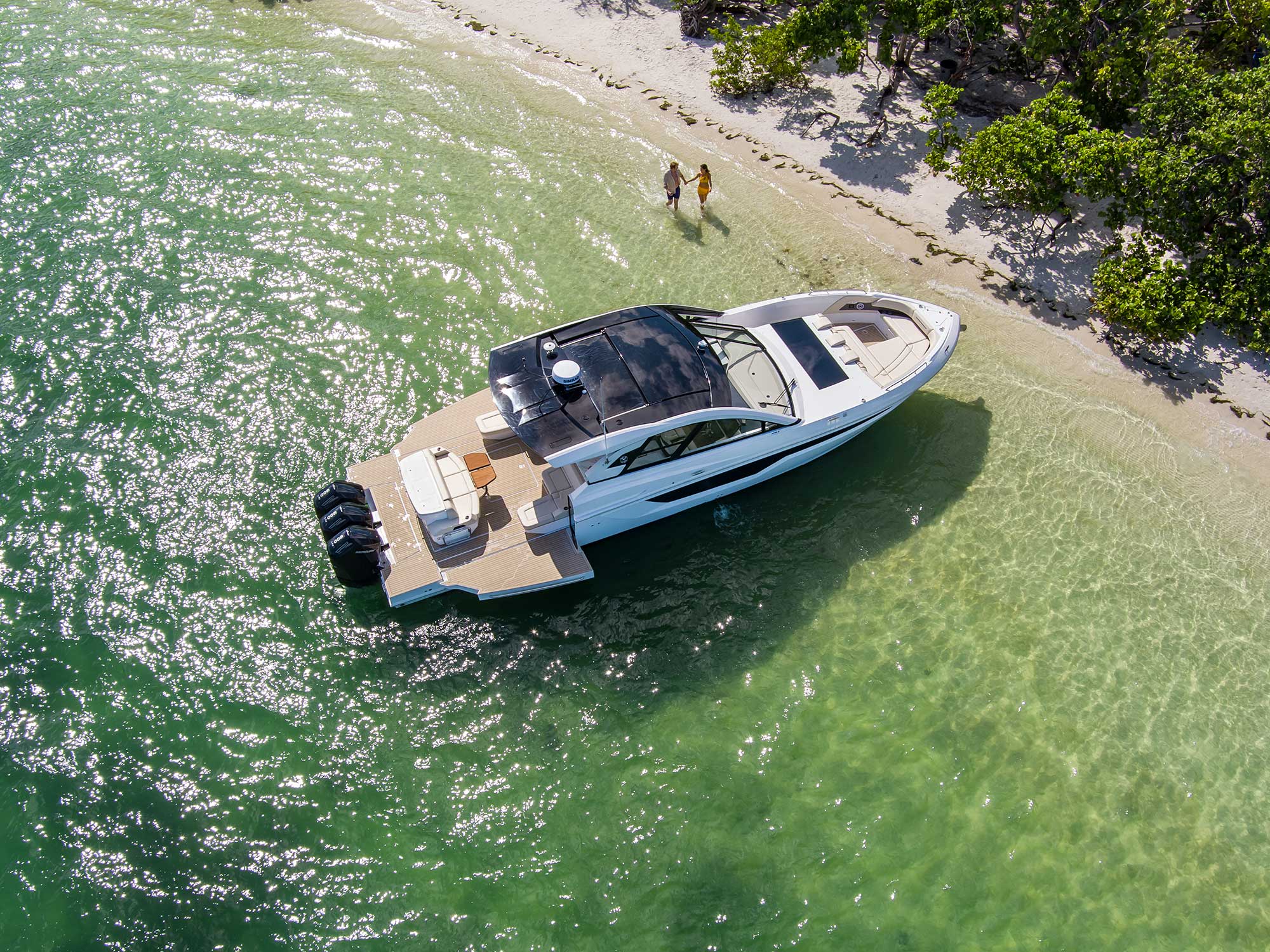 Cruisers Yachts 50 GLS beached