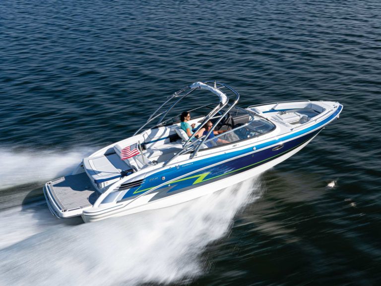 Formula 270 Bowrider running