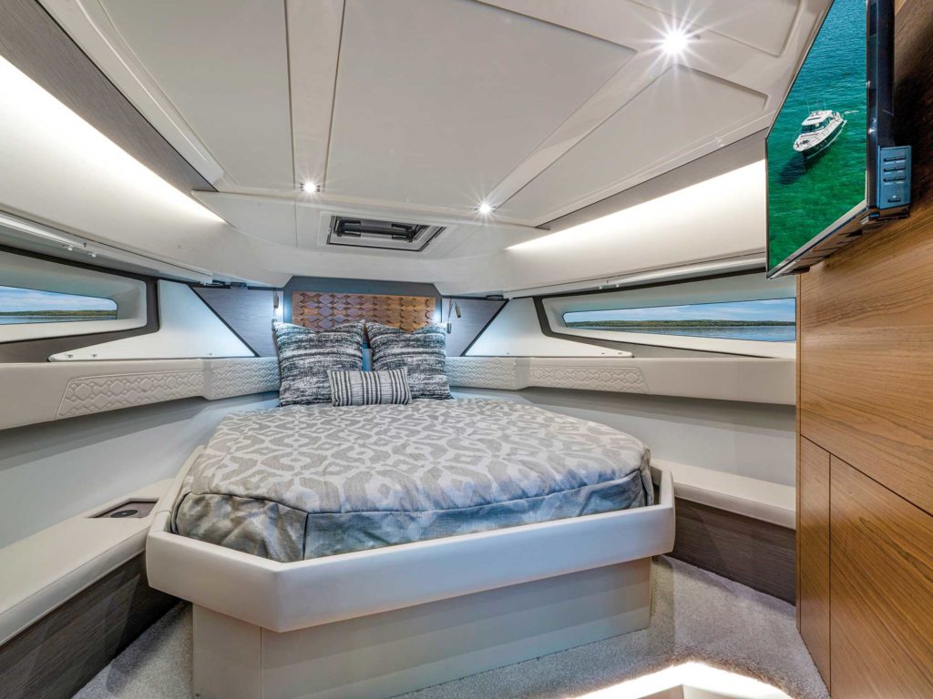 Tiara Yachts 43 LE cabin