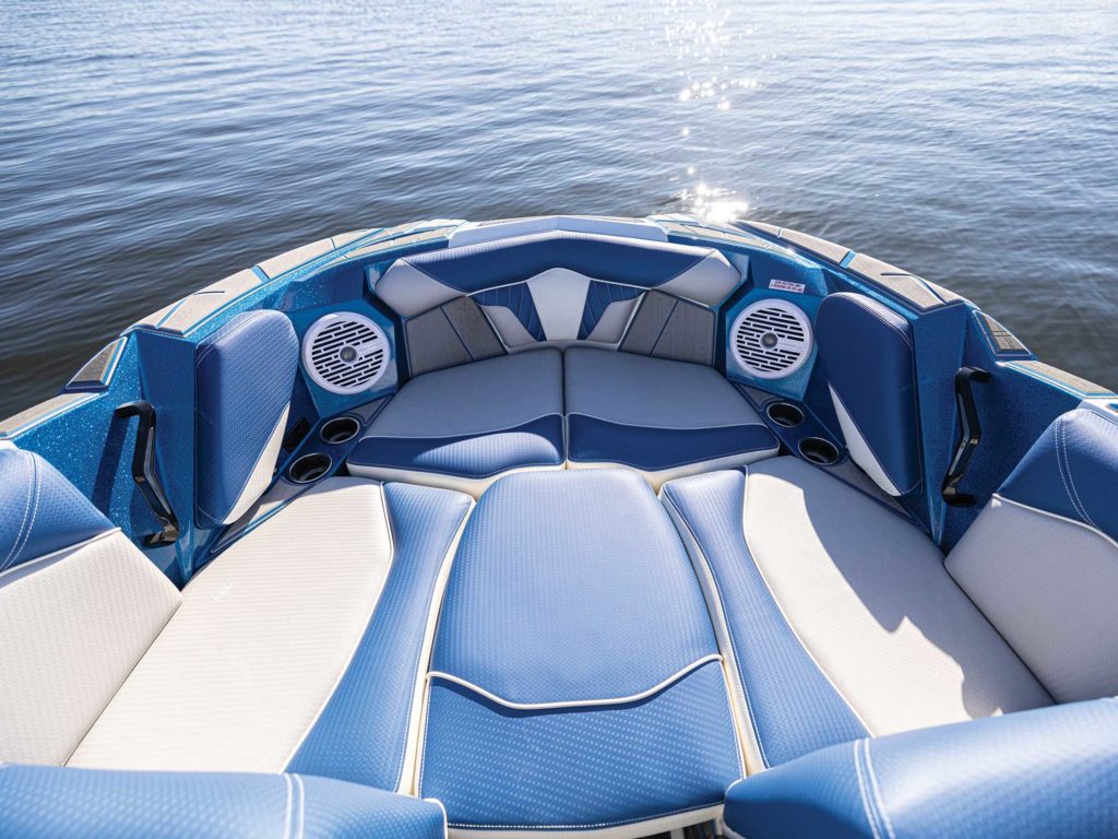 Centurion Fi25 bow seating