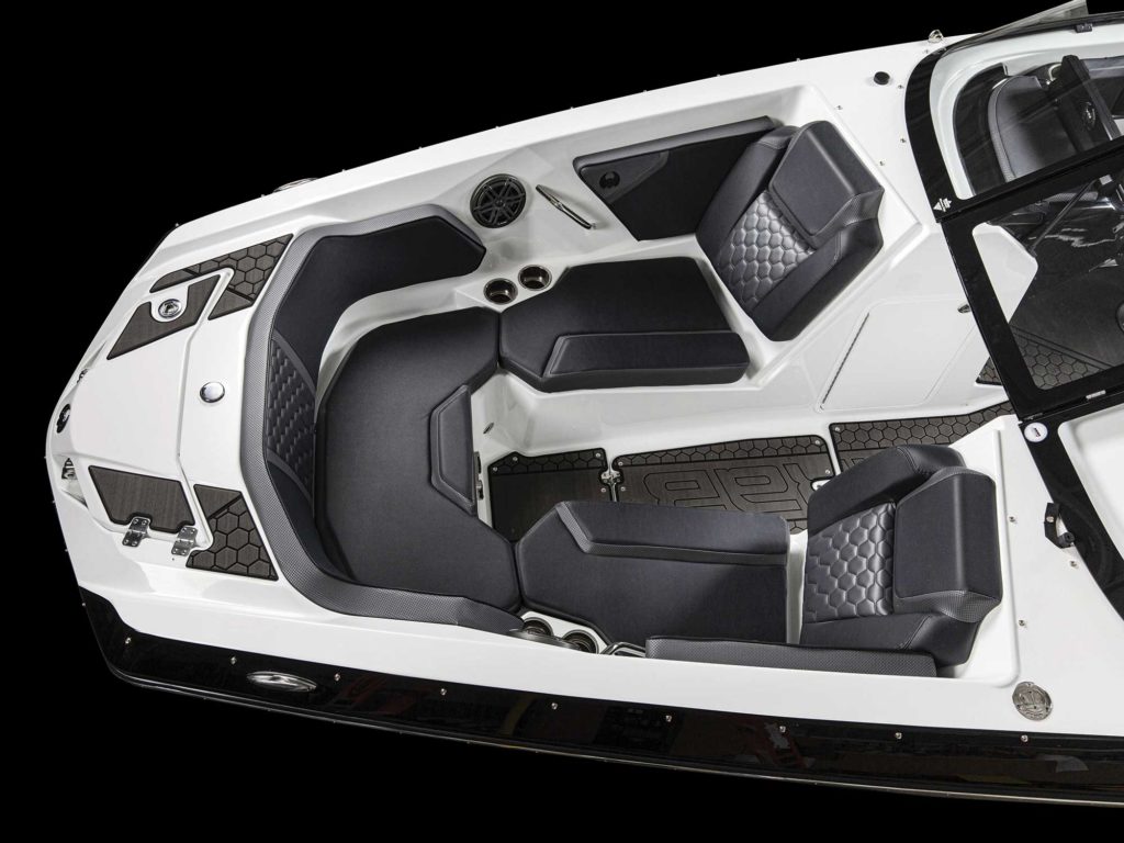 Scarab 255 ID bow seating
