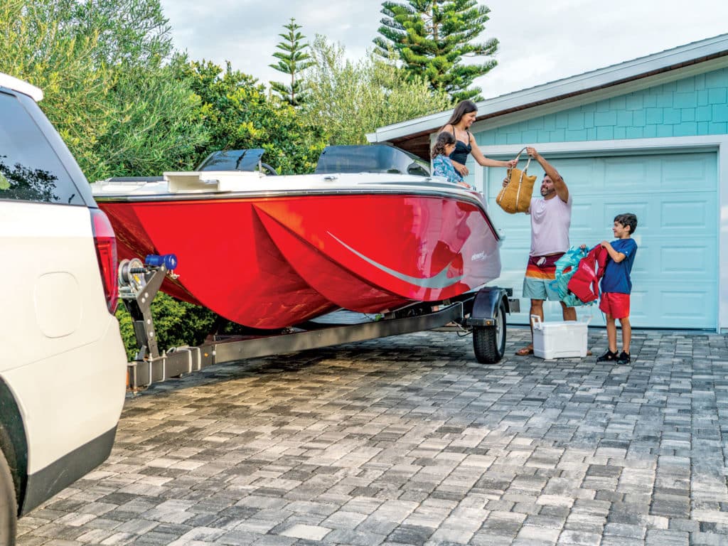 Bayliner M19 on the trailer