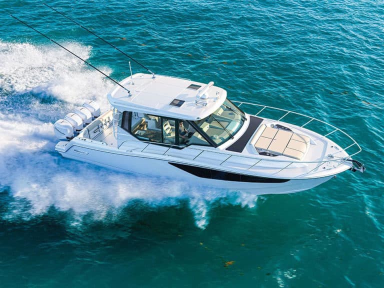 Boston Whaler 405 Conquest