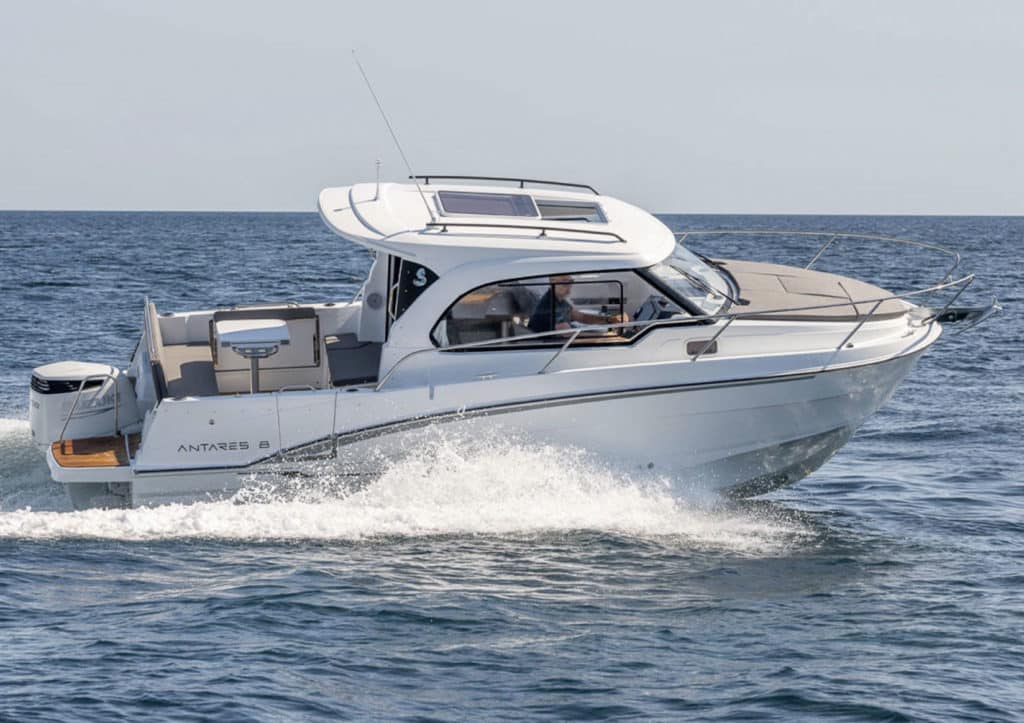 Beneteau Antares 8