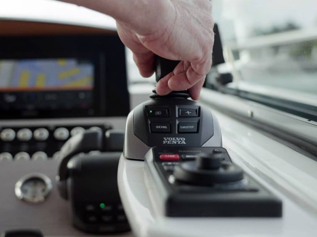 Volvo Penta Assisted Docking Technology