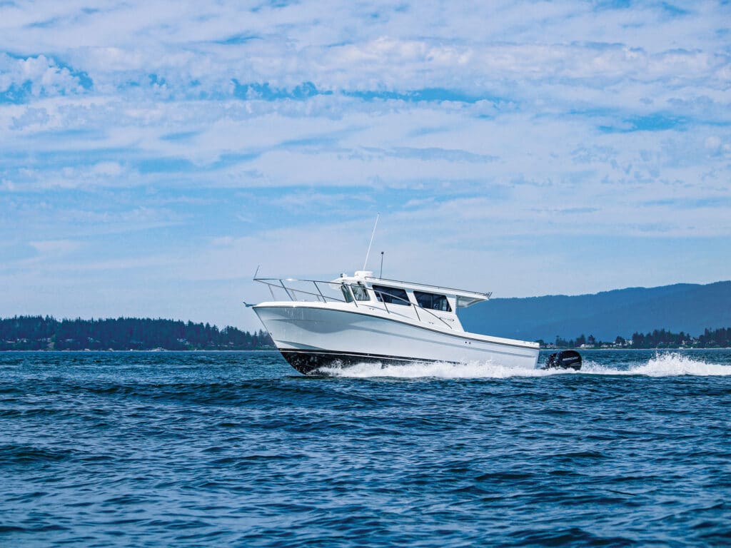 Ocean Sport Roamer 30 cruising the bay