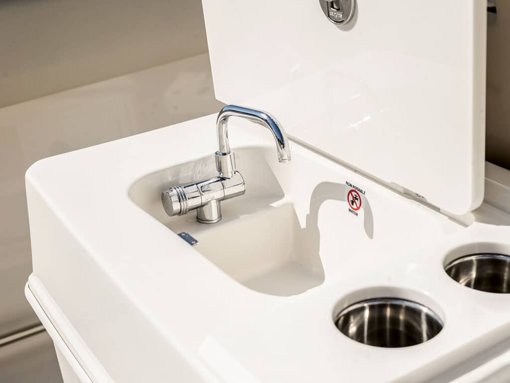 Sailfish 312 CC sink