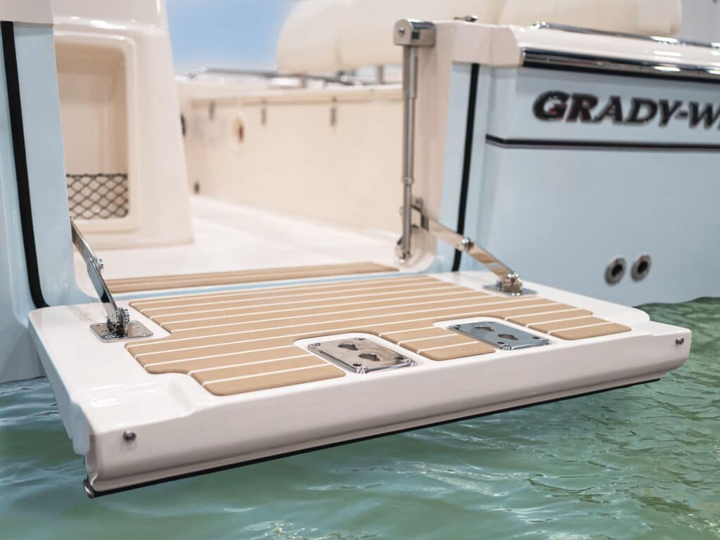 Grady-White 281 Coastal Explorer fold-down platform