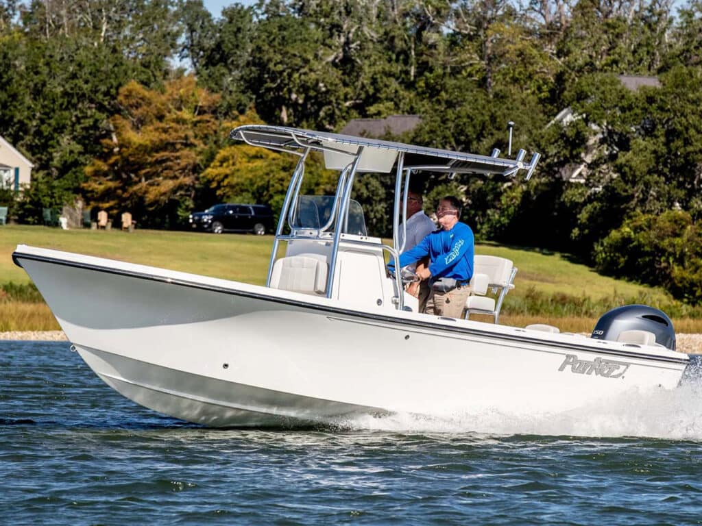 Parker Offshore 21 SE running inshore