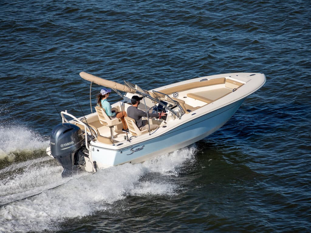 Scout 195 Sport Dorado out cruising