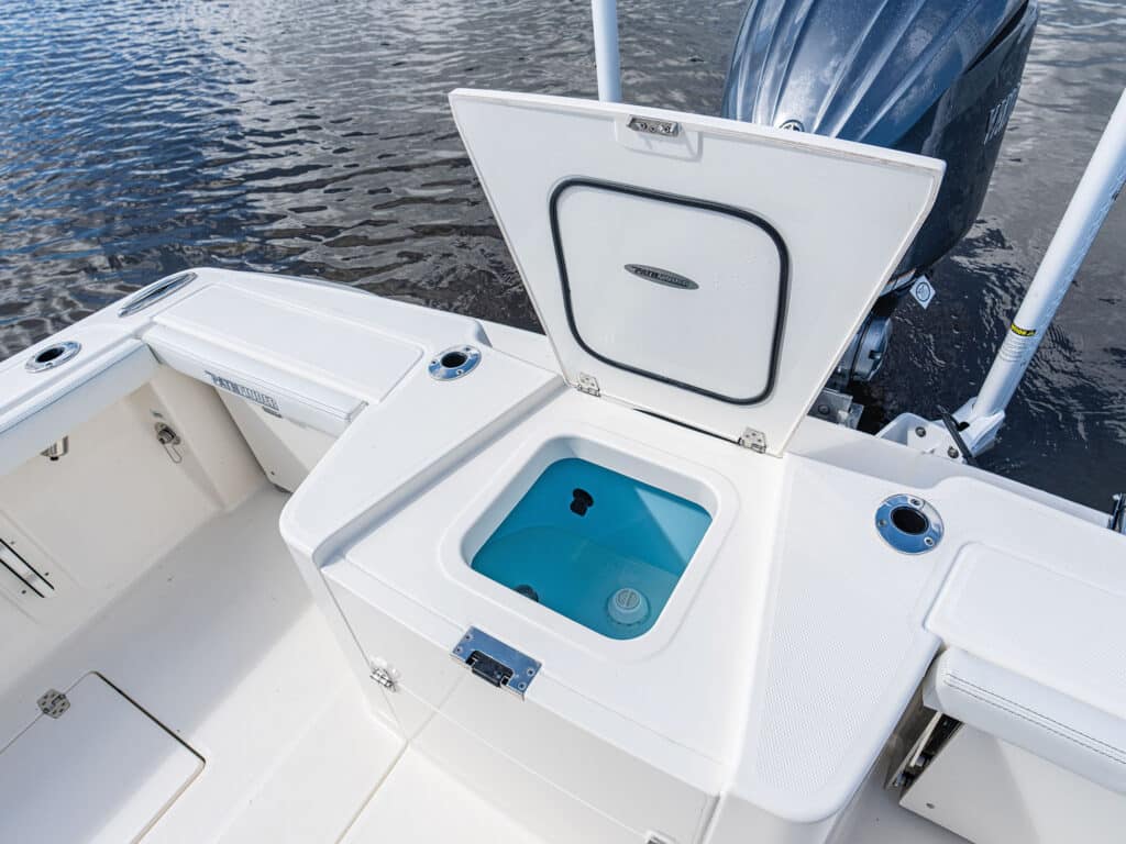 Pathfinder 2400 Open transom