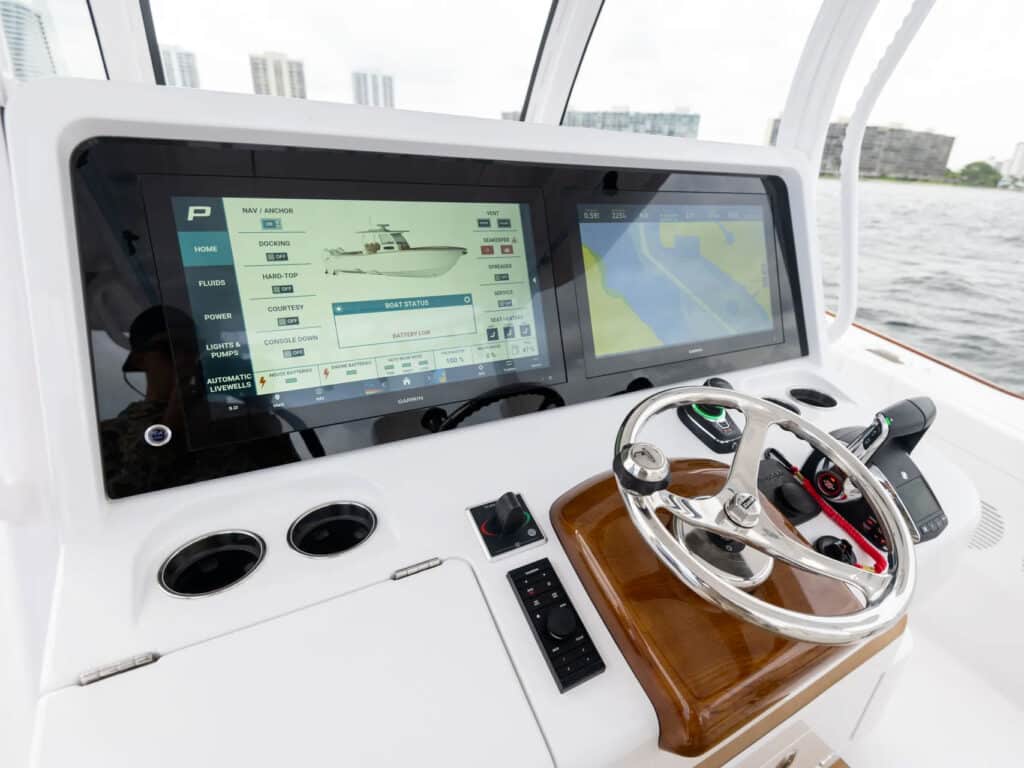 Phenom Yachts 37 helm