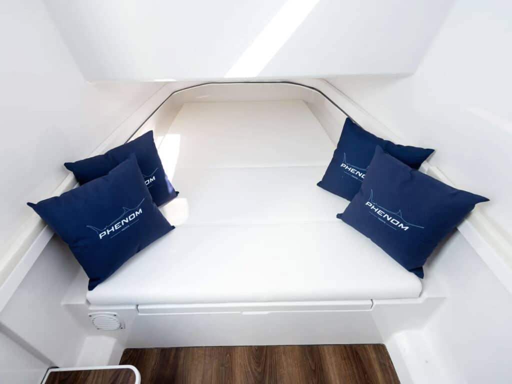 Phenom Yachts 37 cabin