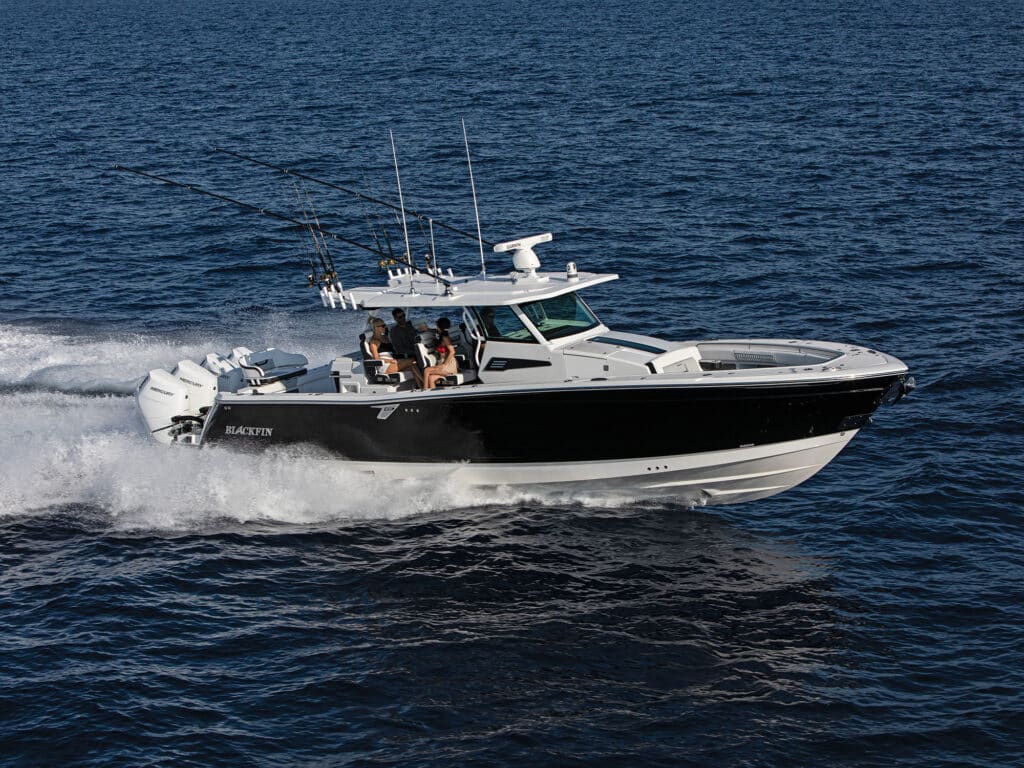 Blackfin 400CC offshore