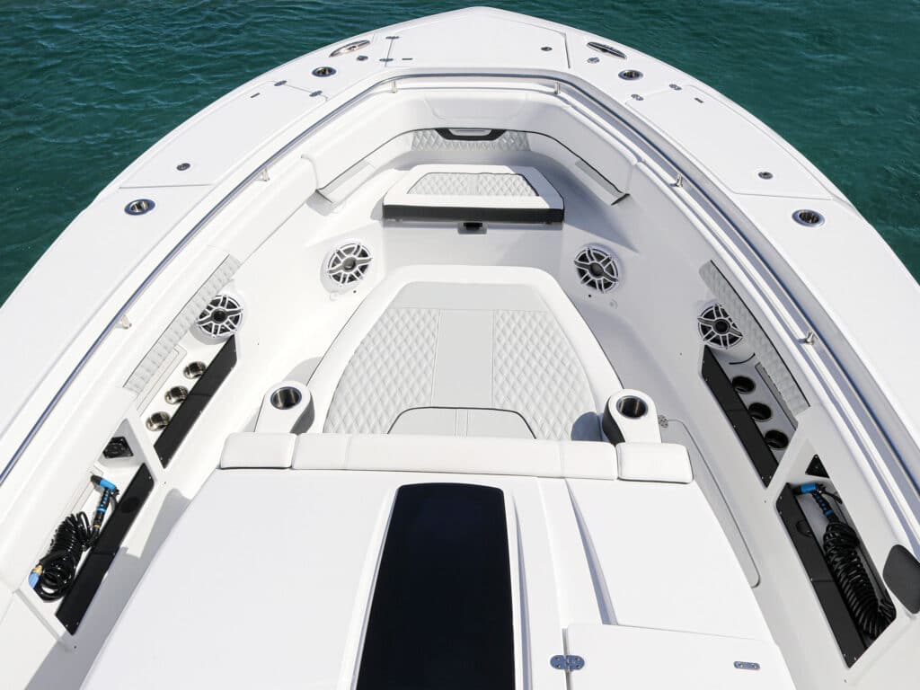 Blackfin 400CC bow seating